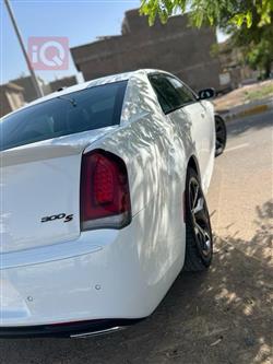 کرایسلەر 300